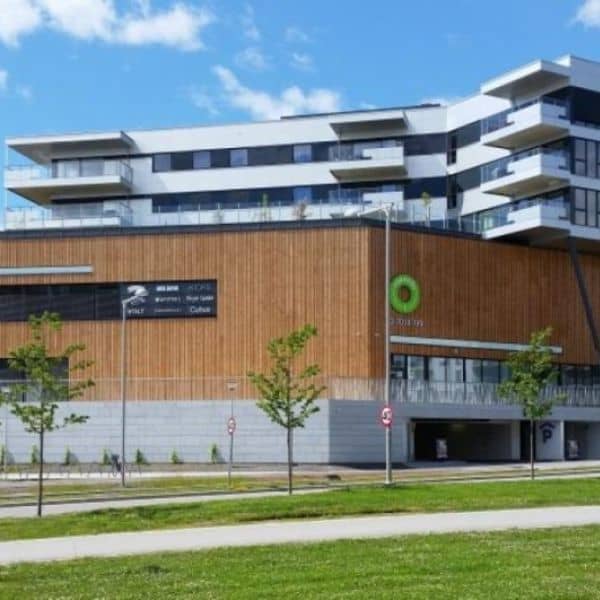 Fornebu S shopping and housing.